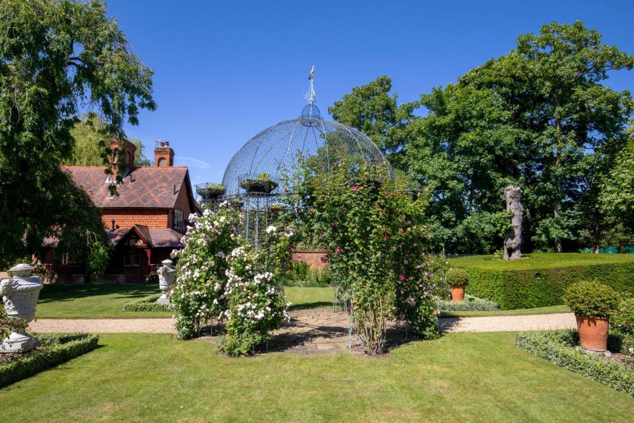 The Five Arrows Hotel Waddesdon Exterior photo